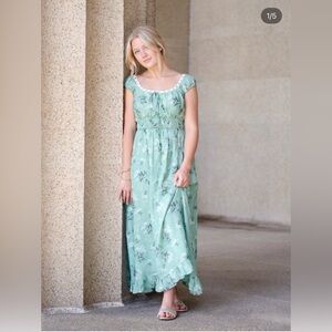 Avaire Boutique, In Loom, Mint Floral Midi Dress